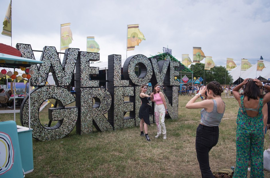 we-love-green-paris-2022-billboard-1800