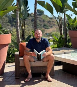 Jon-Arenz-Sitting