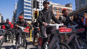 e-bikes-urban-design-cities-cars-health-benefits-emissions-climate