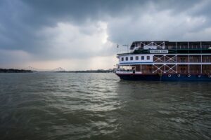 MV-Bengal-Ganga-at-Kolkata