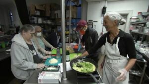 18449162-012226-wpvi-art-of-aging-pca-cooking-class-noon-vid
